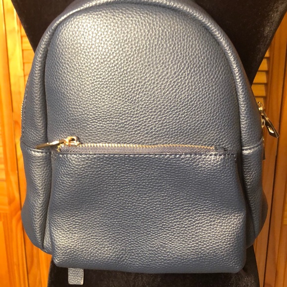 Small backpack - Picture 2 of 8